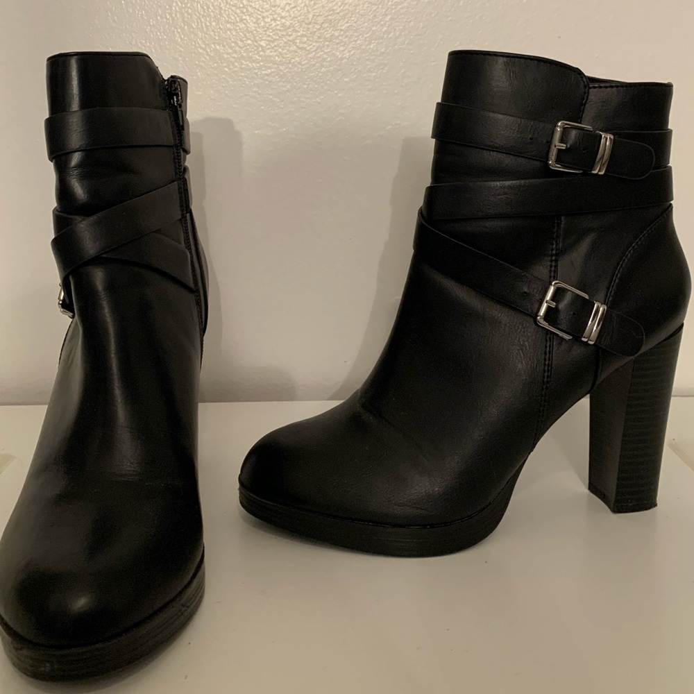Black belted heel boots